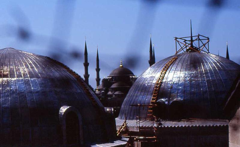 74-Istambul (da Santa Sofia,la moschea blu),12 agosto 2006.jpg